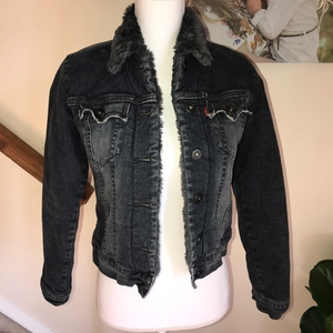 Levi’s quilted‎ Lined faux fur trucker jean jacket